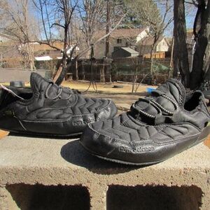 New Balance CRVN MOC v2 in the 'Triple Black' colorway.